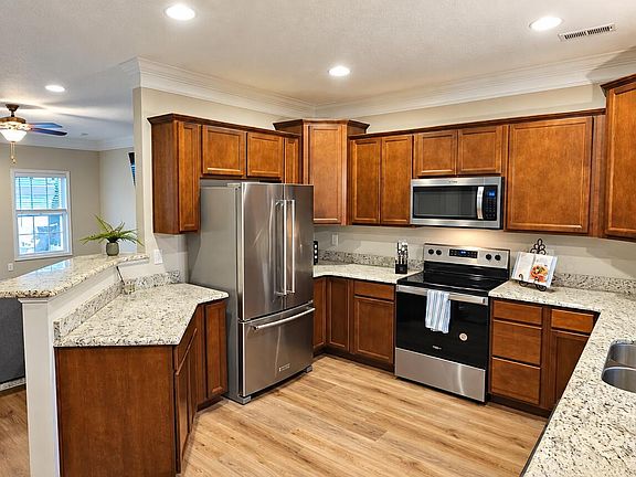5th image of 5947 Honeycrisp Rd
