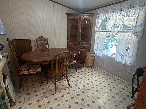 5th image of 911 State Highway 516