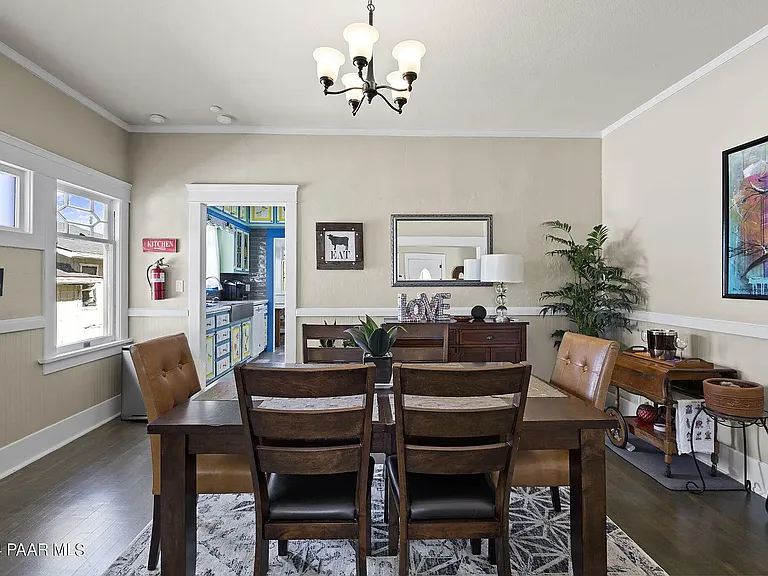 301 S Mount Vernon Ave — Photo 24