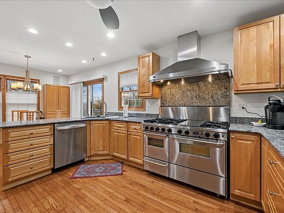 3rd image of 602 Birch Ln