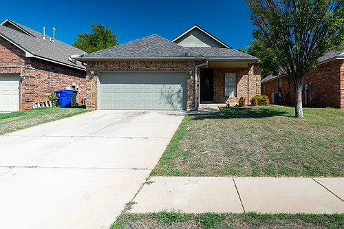 1301 Cedar Creek Dr Photo 1