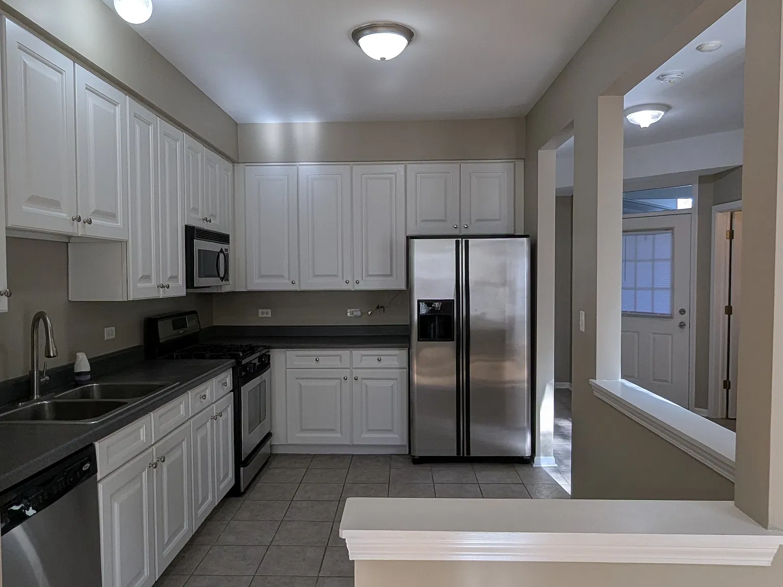 2 bed, 1.5 bath, 1271 sqft, $2,400 — Photo 4