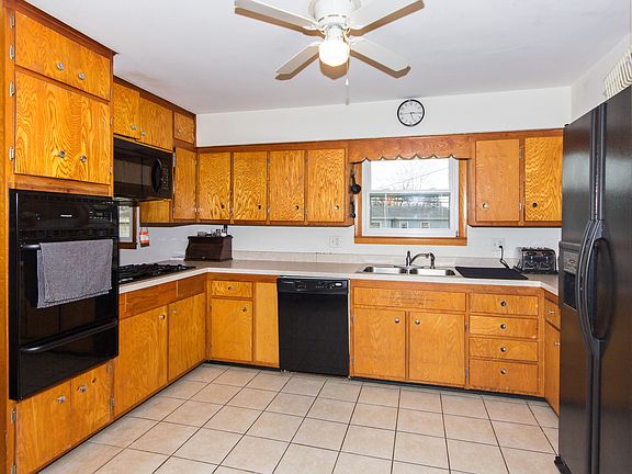 3rd image of 580 Jonette Ave #A