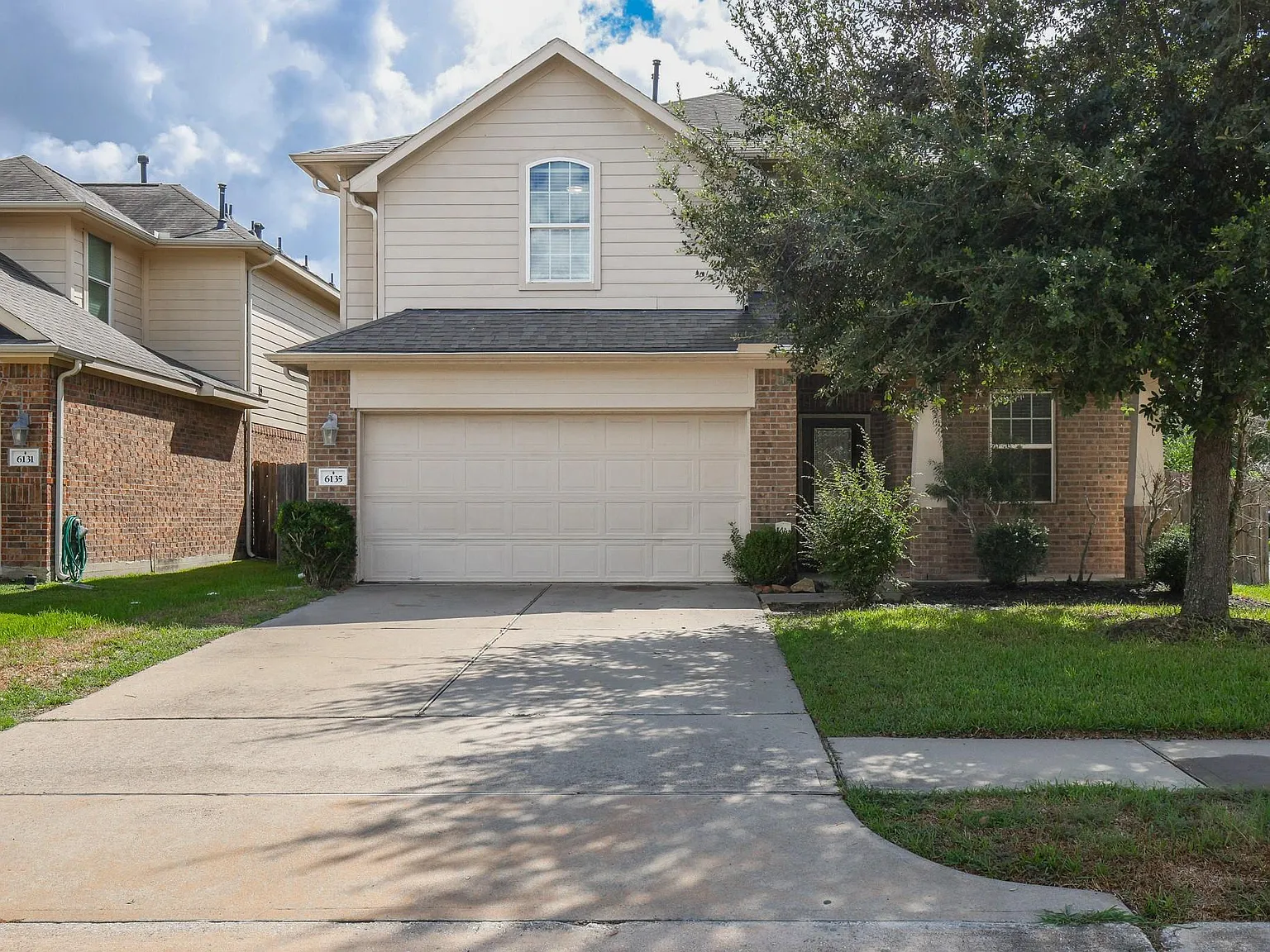5 bed, 3.5 bath, 2866 sqft, $2,825 — Photo 1