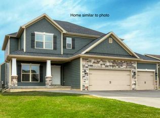 405 NE Fox Run, Waukee, IA 50263