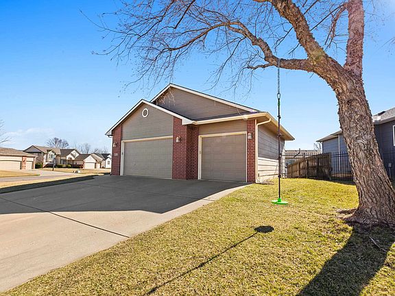 4th image of 3429 N Pepper Ridge St