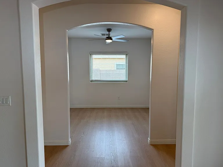 1682 E Fontana Dr — Photo 26