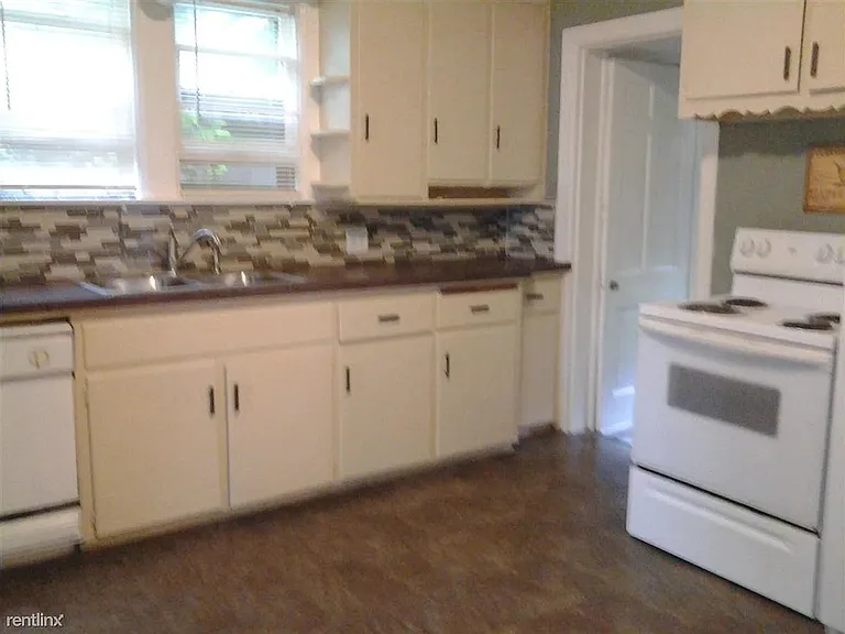 1537 Fulton St E — Photo 4