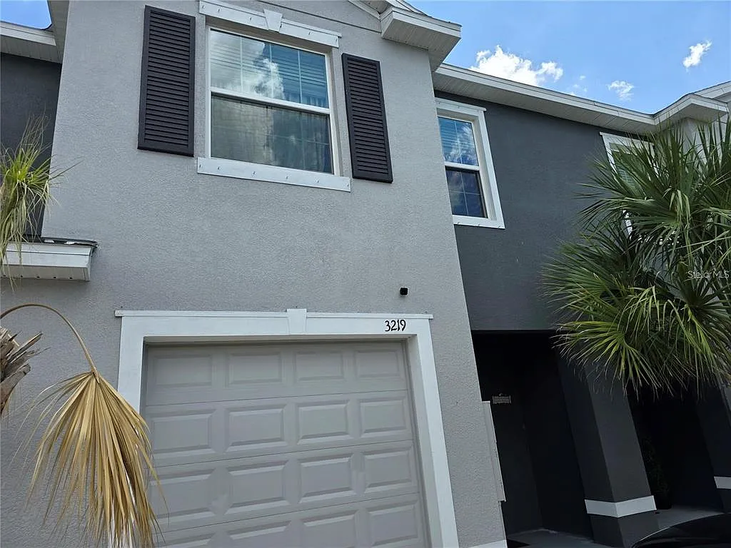 Building Photo - 3219 Pleasant Willow Ct