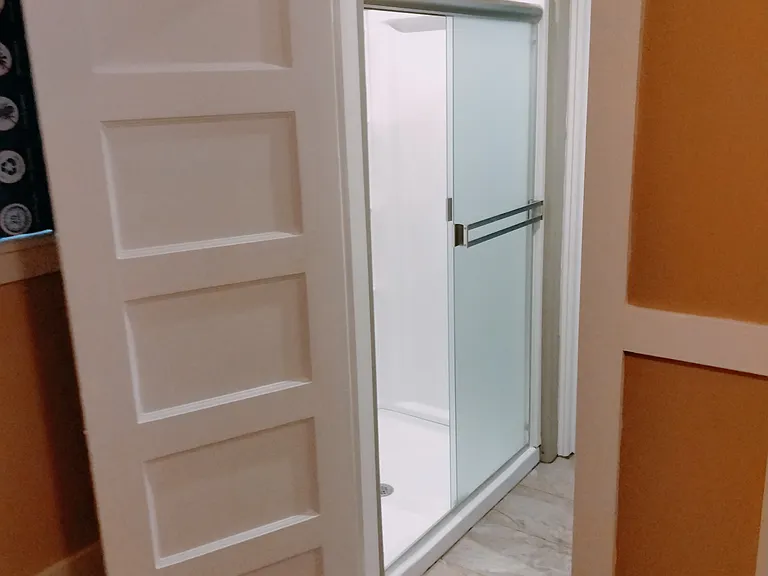 upstairs door to bath from br