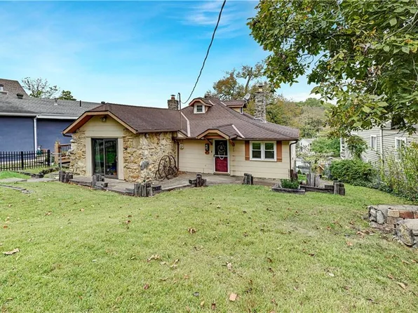 33 T St, Lees Summit, MO 64086