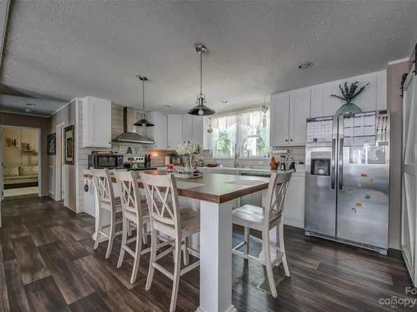 3483 Broad River Ln, Lincolnton, NC 28092