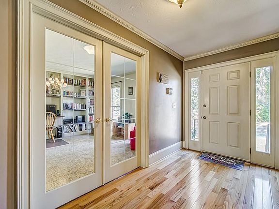 3rd image of 3011 Hanover Ln SE