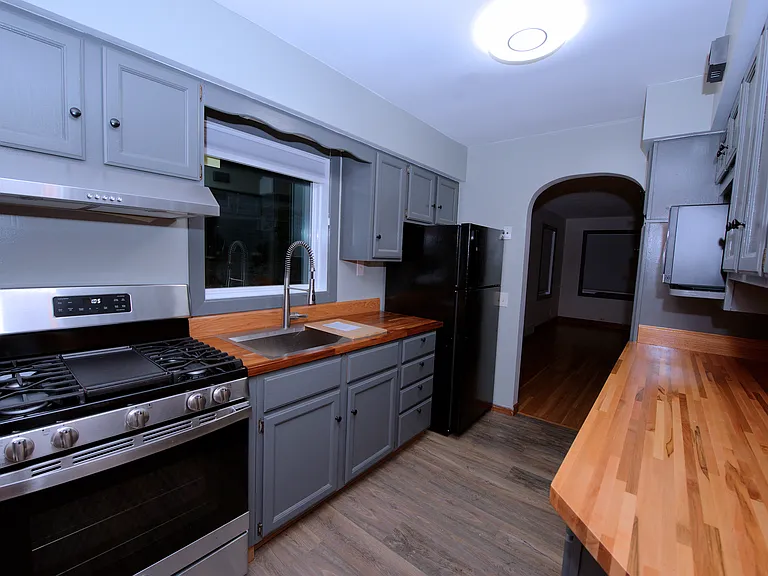 508 W Lakeside St — Photo 23