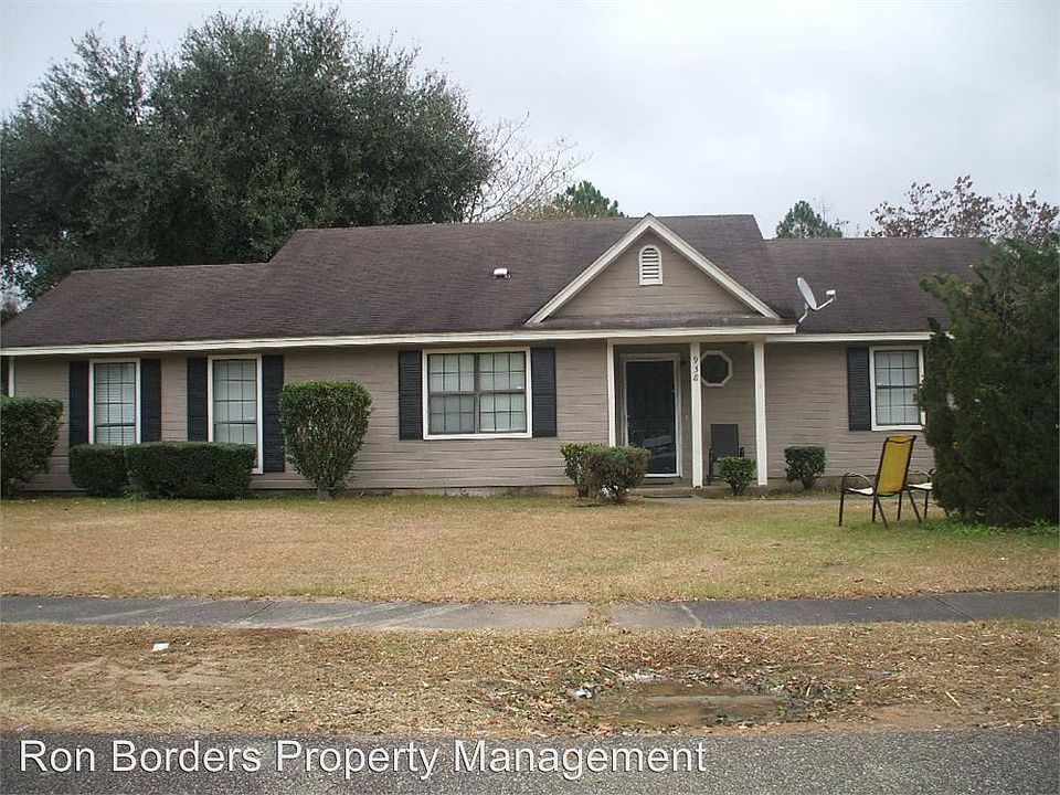 1st image of 938 Lakeside Dr