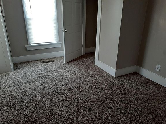5th image of 802 S Clay St #1
