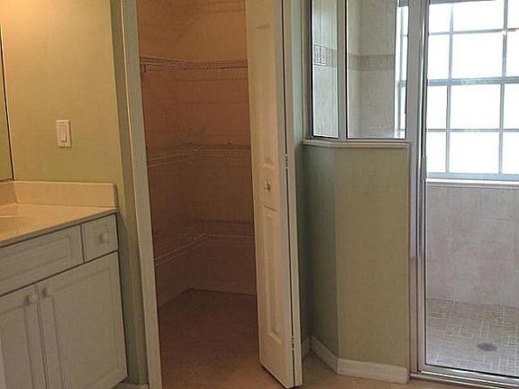 5th image of 2431 SE Rock Springs Dr