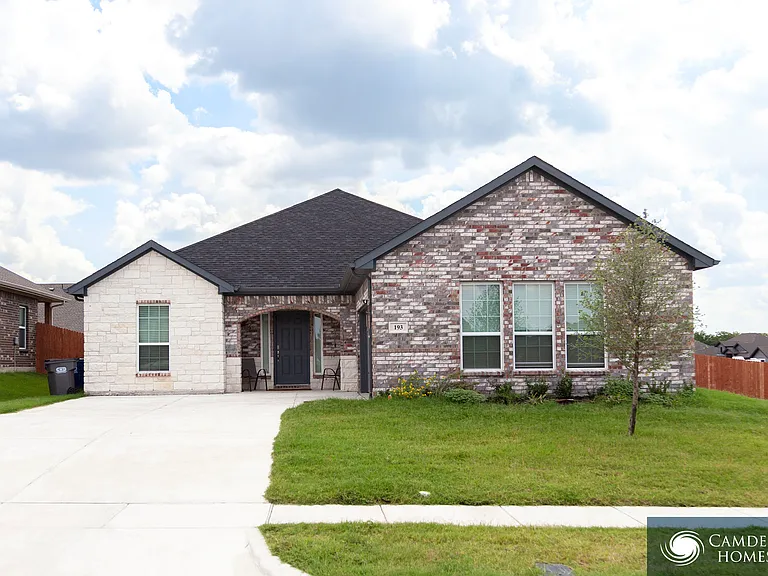 206 Hitching Post Rd — Photo 3