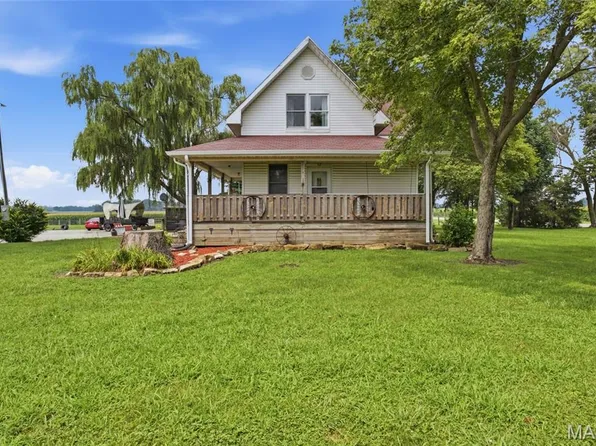 9965 Fruit Rd, Alhambra, IL 62001