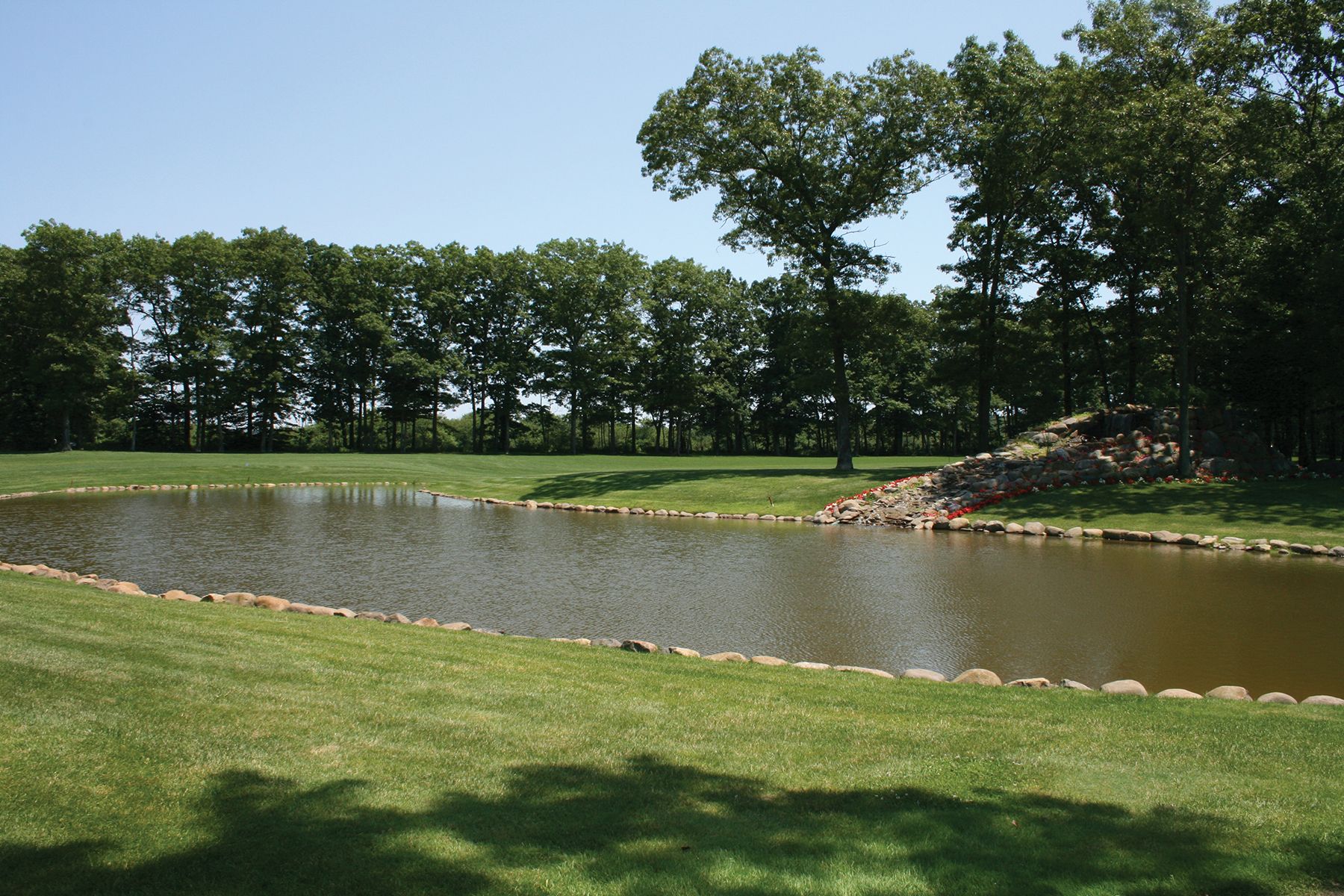 900 Reeves Ave, Riverhead, NY 11901 Out East