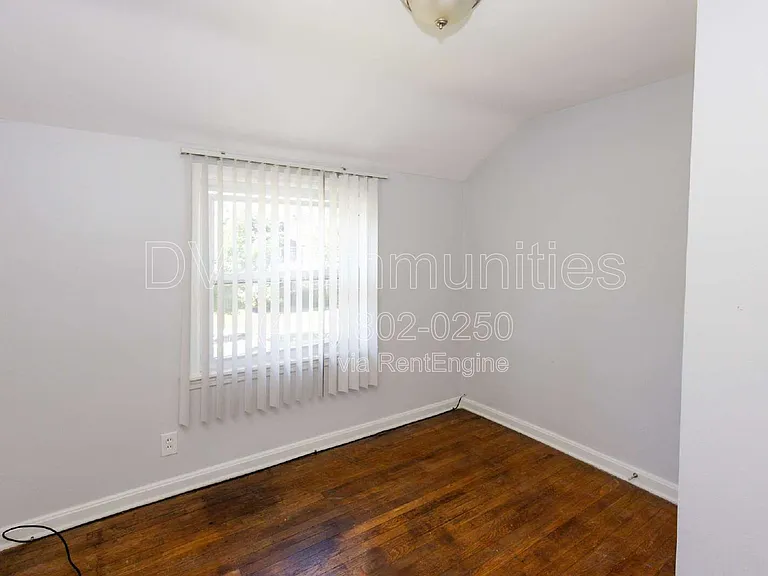 4871 Oakland Dr — Photo 9