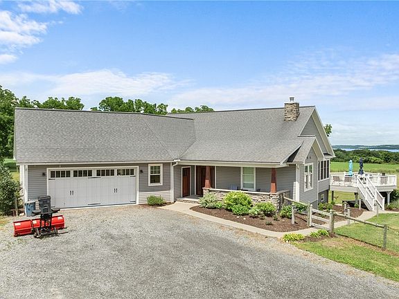 3rd image of 1166 Earls Hill Rd