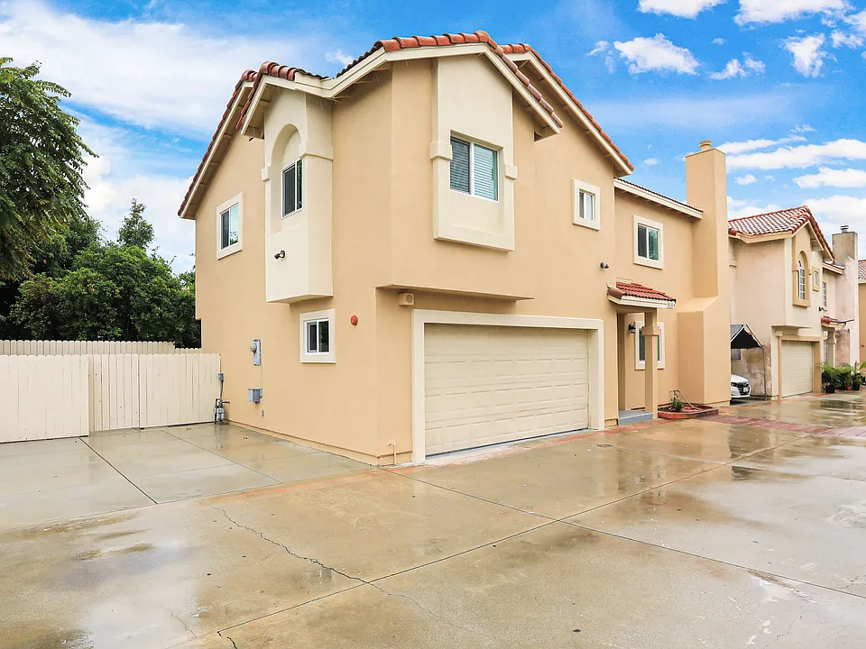 3032 Potrero Ave