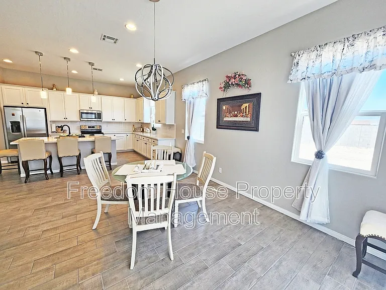 4901 Fairwood Ct — Photo 28