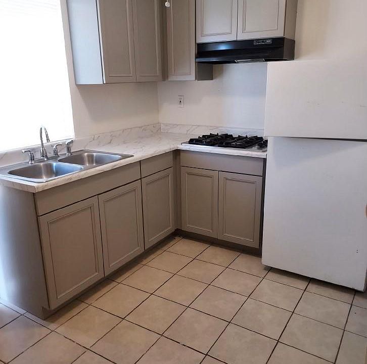 2nd image of 83685 Denver Ave #2