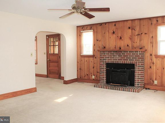 3rd image of 207 Governors Ave