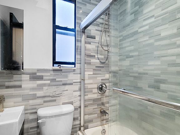 5th image of 109 W 104th St #1E