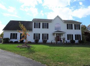 53 Streamview Ln, Wynantskill, NY 12198