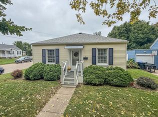 609 S Florence Ave, Bloomington, IL 61701