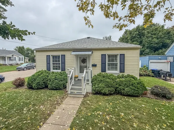 609 S Florence Ave, Bloomington, IL 61701
