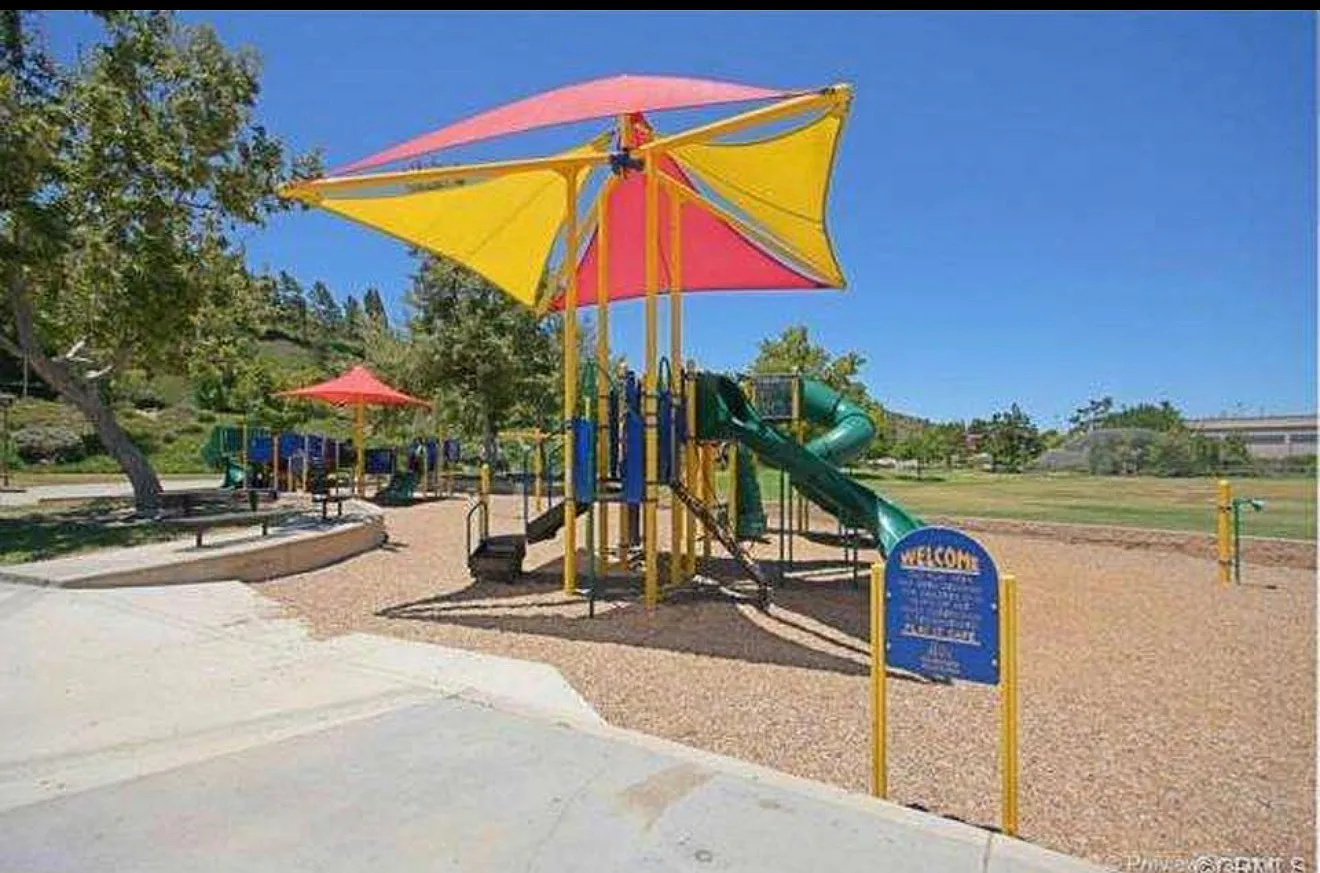 3 bed, 2.5 bath, 1700 sqft, $3,995 — Photo 3