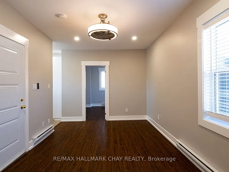 14 Queen St #2 — Photo 15