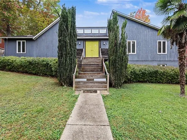 1505 Bearhollow Rd, Greensboro, NC 27410