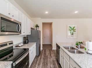 404 Kempton Ct #141, Locust Grove, GA 30248