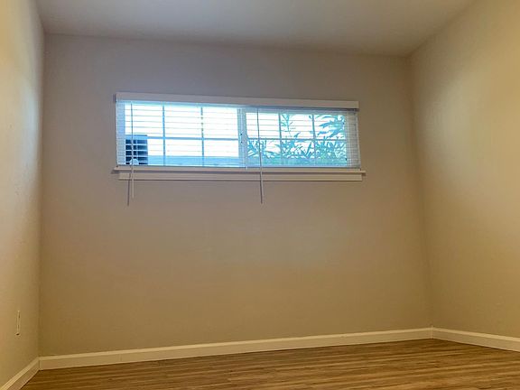 3rd image of 4963 Santa Cruz Ave