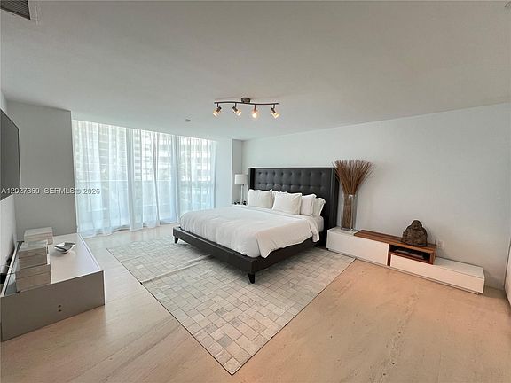 3rd image of 88 SW 7th St #Penthouse 48