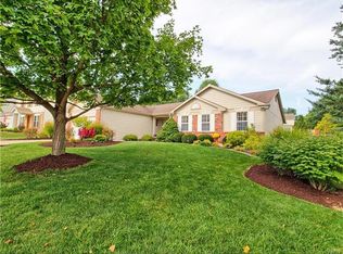 11 Patriots Ln, O'Fallon, MO 63368