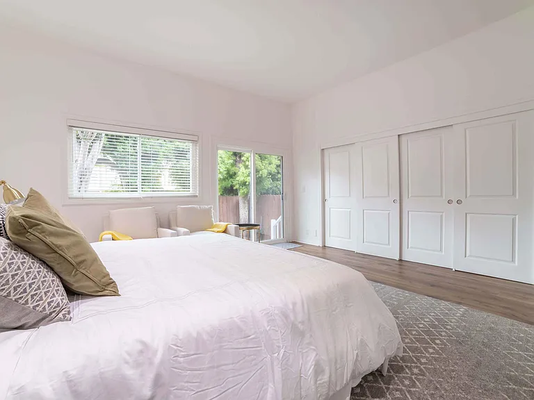 1521 Steinhart Ave — Photo 22