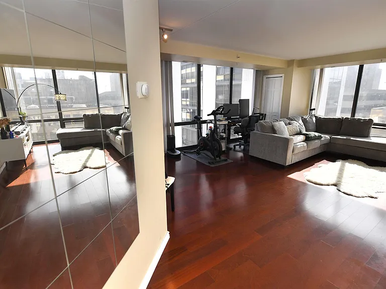125 SW Jefferson Ave #W6B — Photo 2
