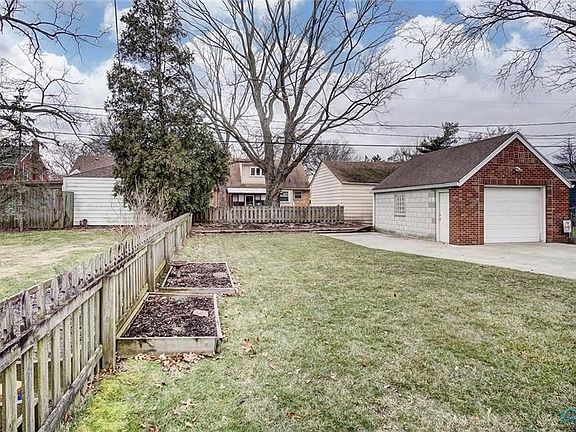 4th image of 3019 Meadowwood Dr