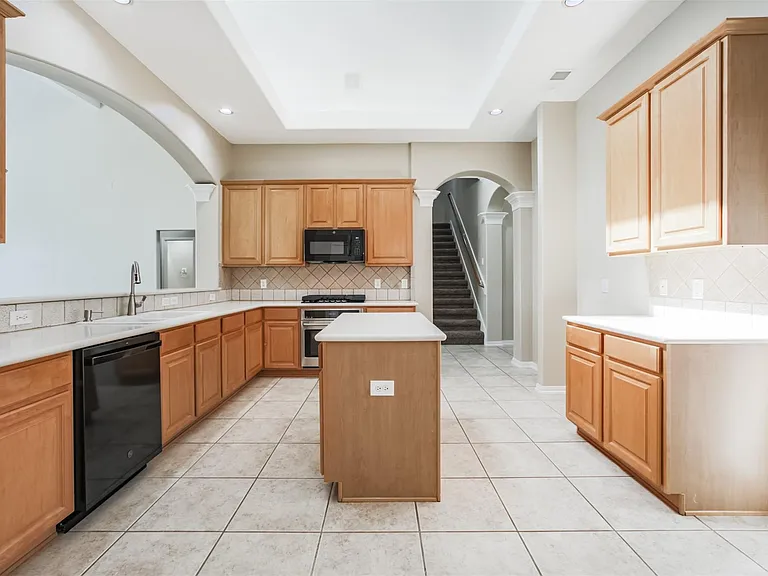 15810 Cypress Hall Dr — Photo 14