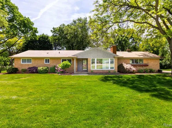 31641 Rocky Crst, Farmington Hills, MI 48336
