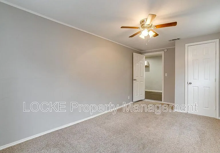 3024 8th Ave — Photo 8