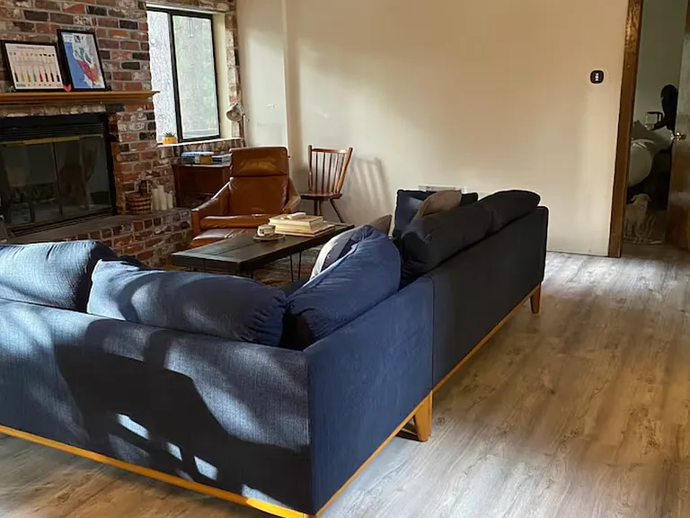 1647 Thunderbird Dr — Photo 3