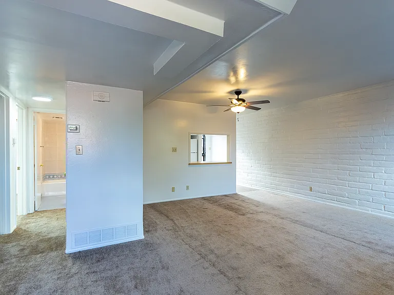 565 N Macnab Dr #A — Photo 5