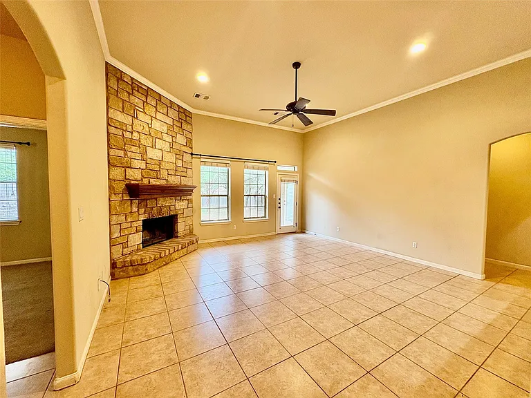 15210 Falcon Dr — Photo 12